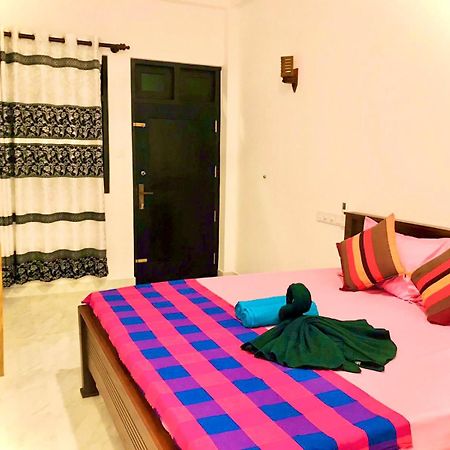 Navodya Guest Mirissa Hotel ภายนอก รูปภาพ