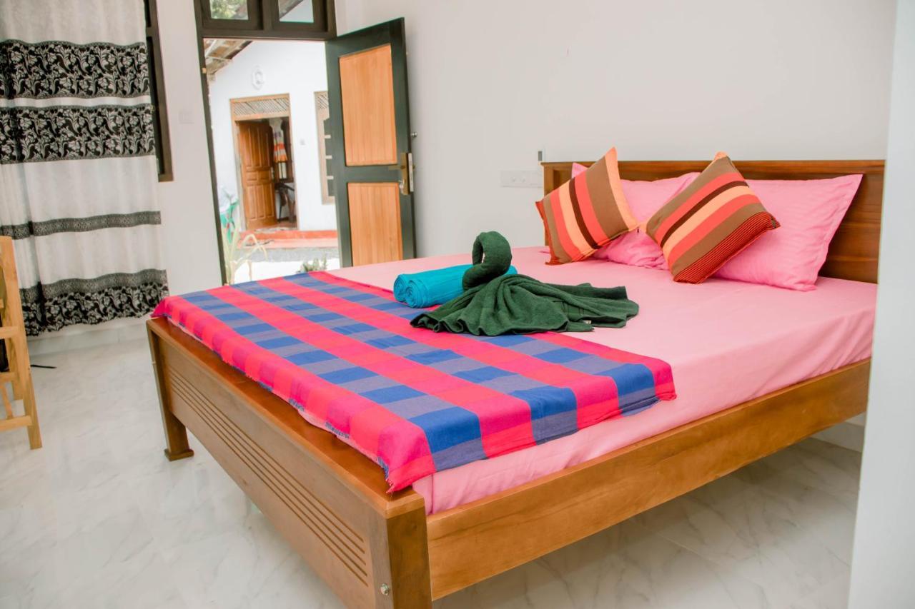 Navodya Guest Mirissa Hotel ภายนอก รูปภาพ