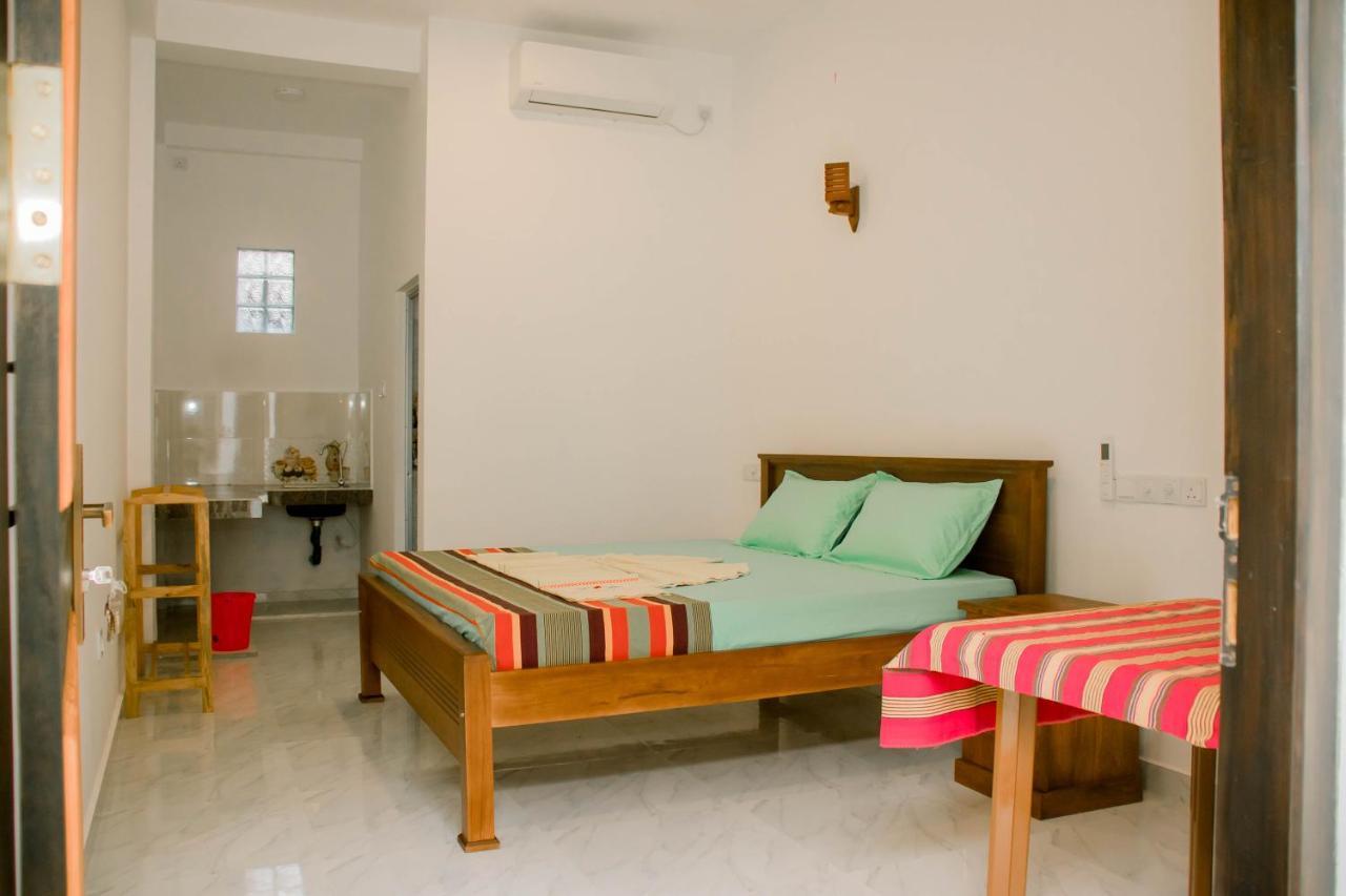 Navodya Guest Mirissa Hotel ภายนอก รูปภาพ