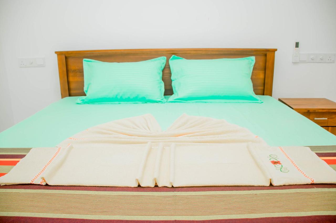 Navodya Guest Mirissa Hotel ภายนอก รูปภาพ