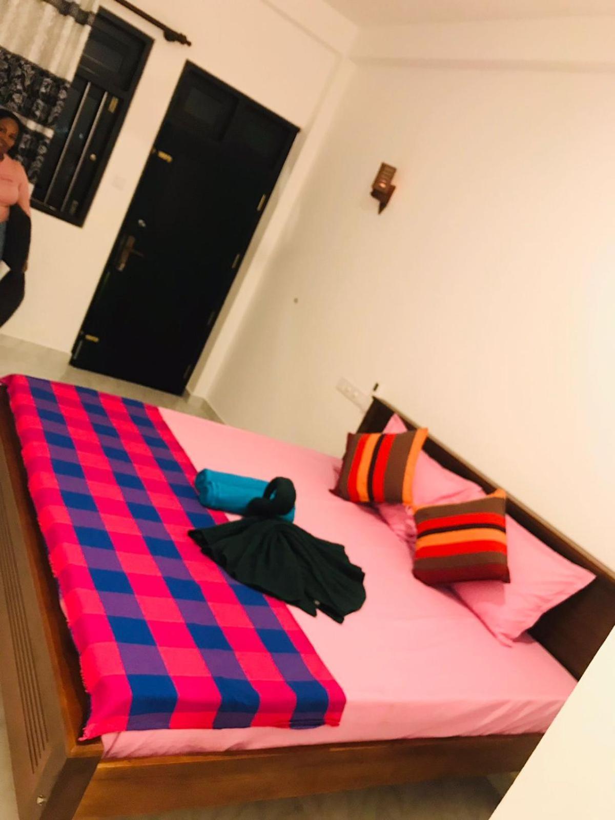 Navodya Guest Mirissa Hotel ภายนอก รูปภาพ